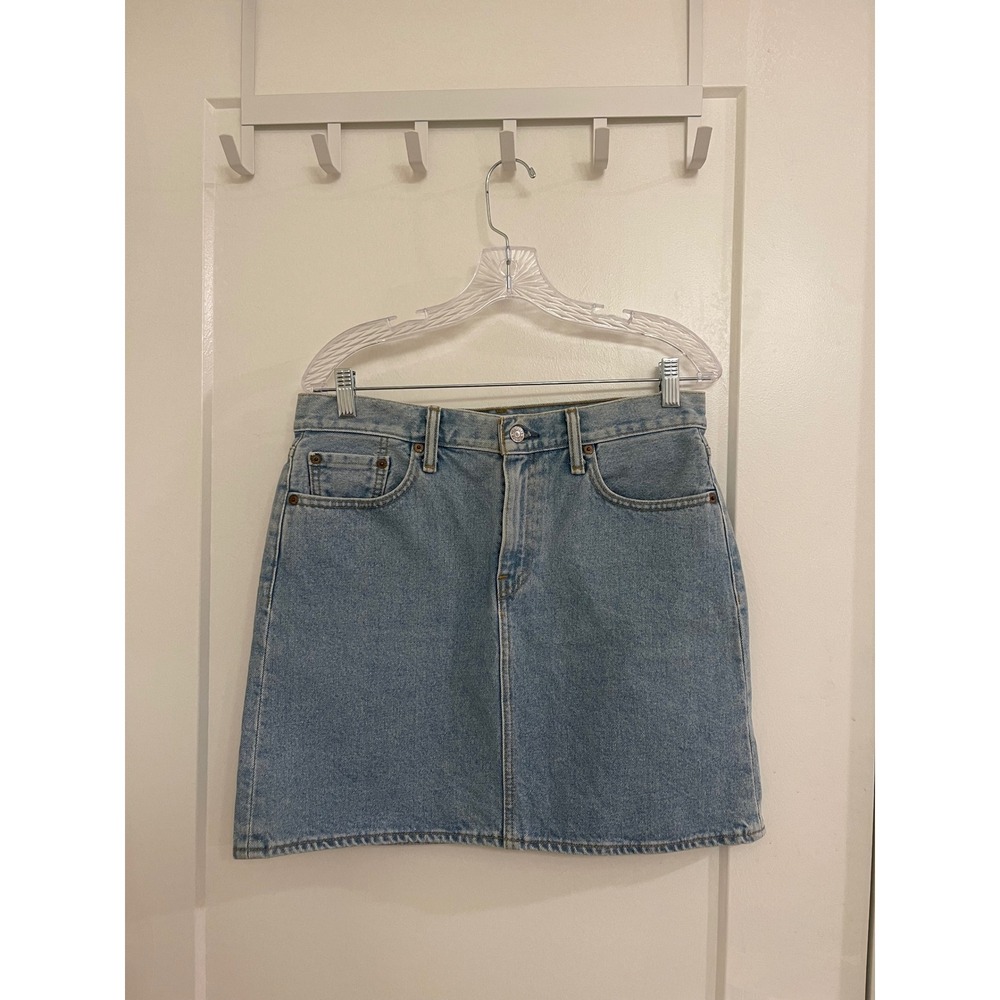 Levi's Classic 90s Style Mini Denim Skirt Chic Western Festival Summer